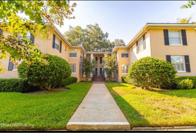 Building Photo - 2931 St Johns Ave