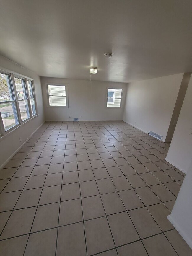 Foto del edificio - 4954-4956 N 48th St. (Duplex)