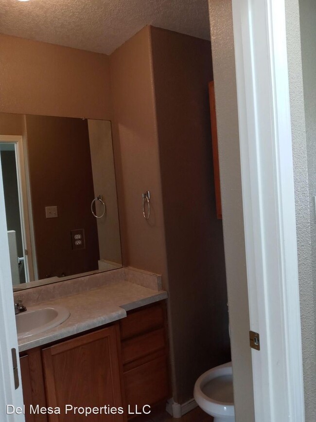 Building Photo - 2 br, 1.5 bath House - 317 Geraldine Loop ...