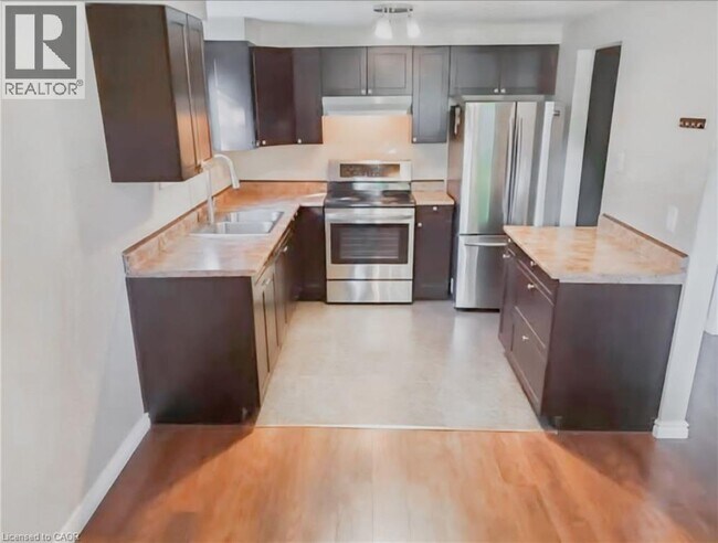 Building Photo - 26 Woodfern Ct