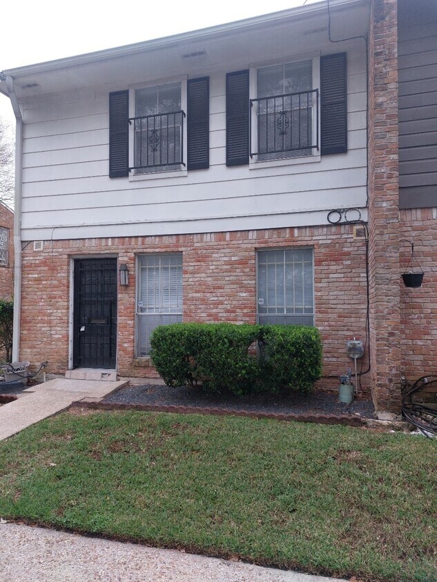 Foto principal - 1846 Hollister St