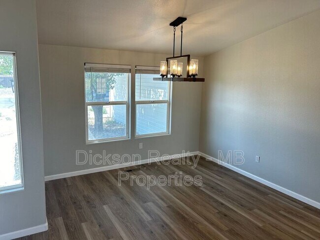 Foto del edificio - 134 Prairie Ln