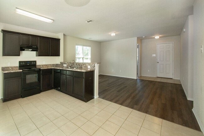 Foto del edificio - House in Sherman for Lease
