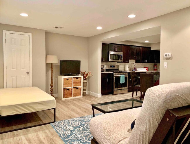 Building Photo - 352 1st St