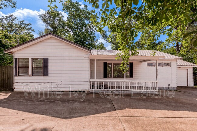 Foto del edificio - 2538 Sycamore Ave