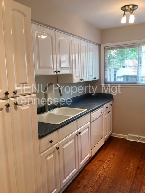Primary Photo - 6912 Highland Park Dr
