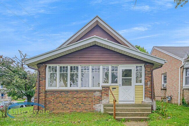 Building Photo - 148 Diamond Ave NE