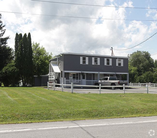 Building Photo - Countryside Apartments