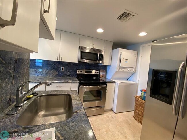 Foto del edificio - 6000 N Ocean Blvd