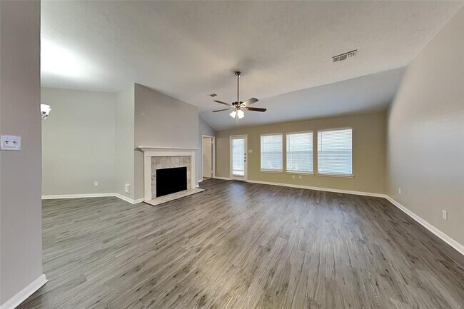 Foto del edificio - 3715 E Pin Oak Dr