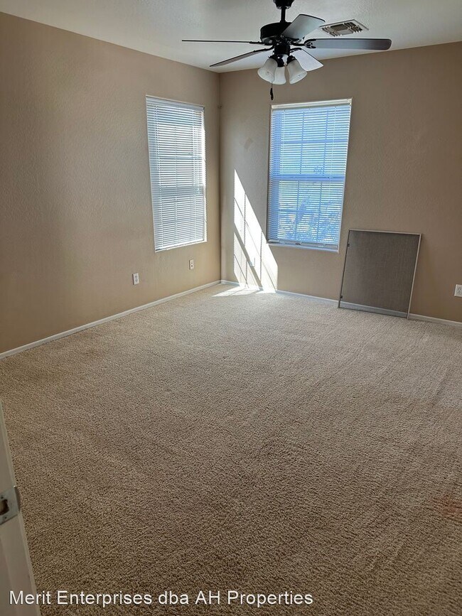 Foto del edificio - 3 br, 2.5 bath House - 2946 N EVERGREEN ST