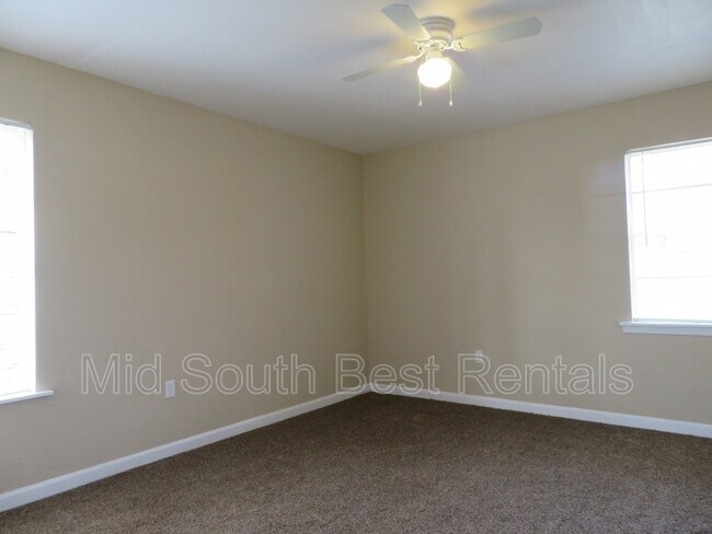 Building Photo - 3671 Moccasin Cove