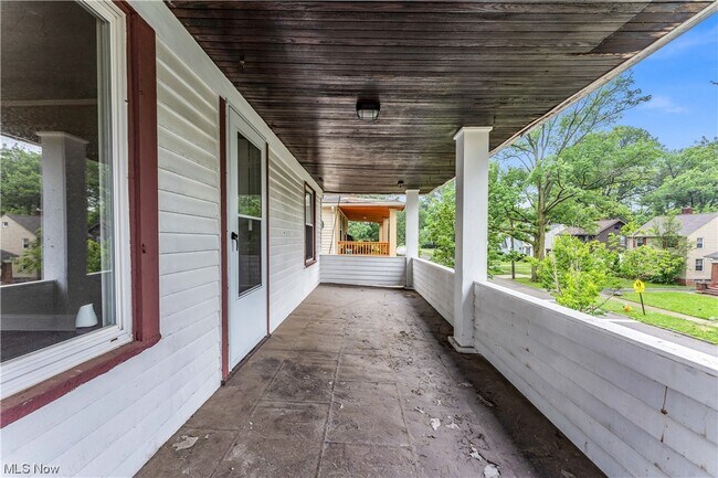 Building Photo - 977 Yellowstone Rd