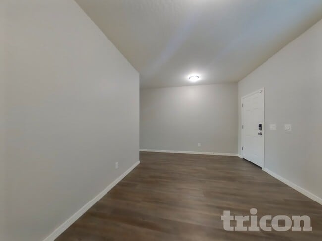 Building Photo - 4521 W Saddlebush Way