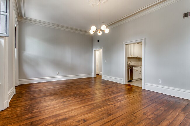 Building Photo - 841 N Lincoln Ave