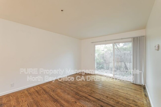 Building Photo - 734-C Slater St