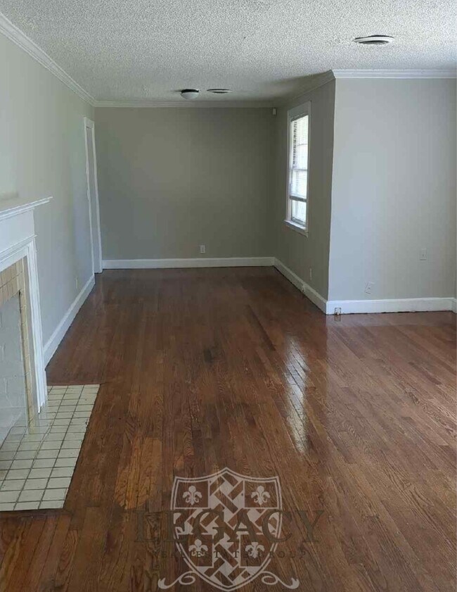 Photo - 312 Bowwood Dr House