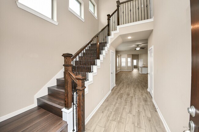 Building Photo - 6030 Rivercane Way