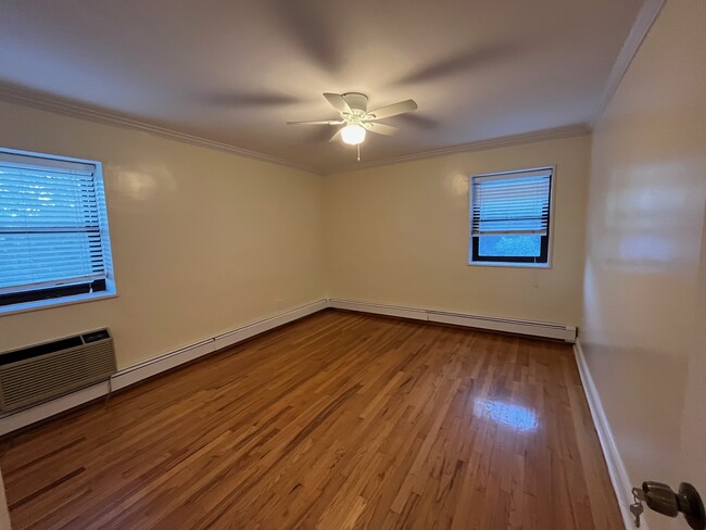 master room - 212 Prospect Ave