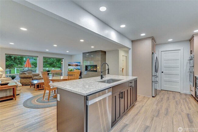 Building Photo - Peaceful Retreat Lake Wilderness Maple Val...