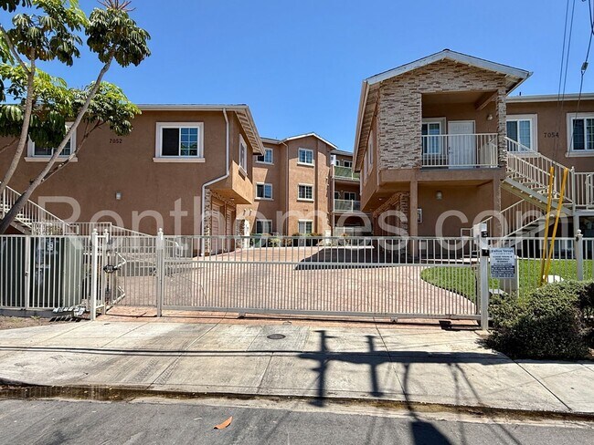Building Photo - 7056 Fulton St