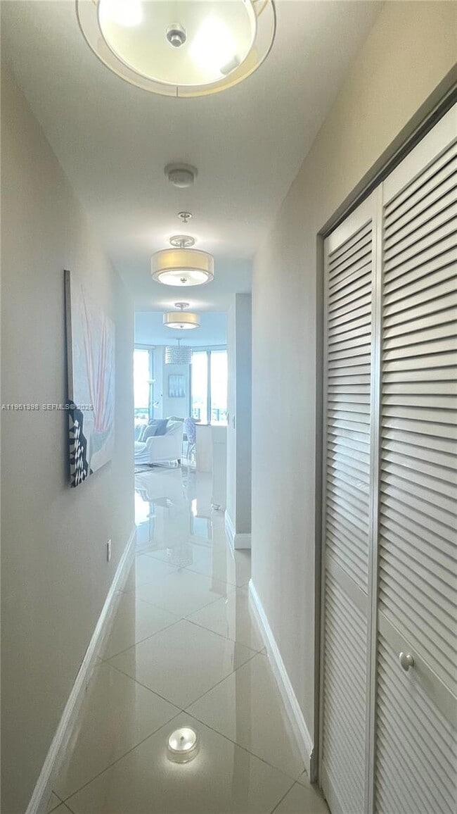 Foto del edificio - 79 SW 12th St