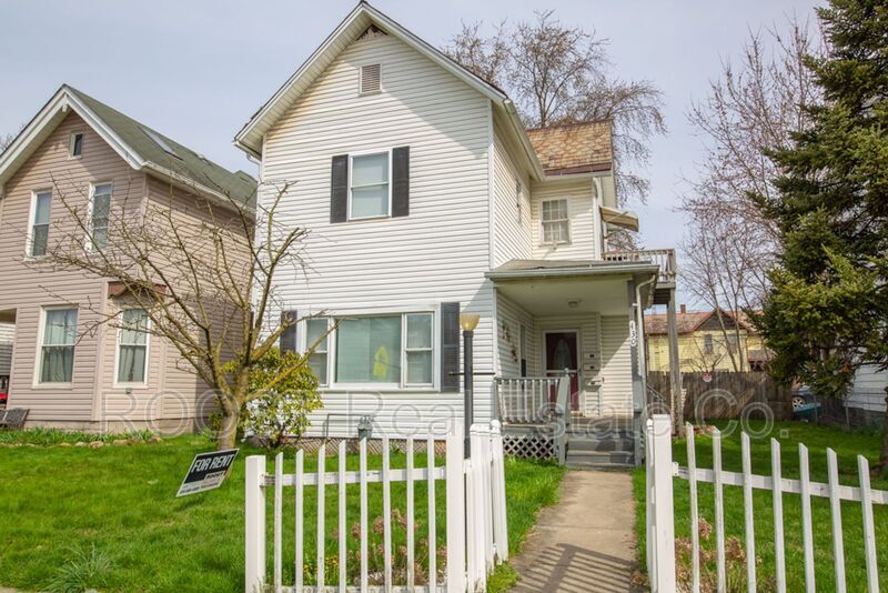 Primary Photo - 430 E Main St
