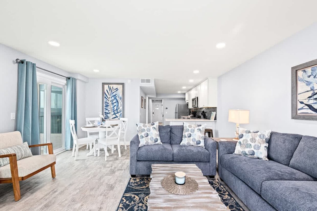 Foto principal - 8743 Thomas Dr