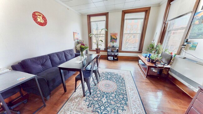 Foto del edificio - 318 E Seneca St