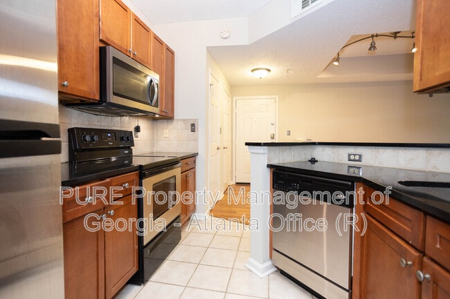 Building Photo - 1250 Parkwood Cir SE
