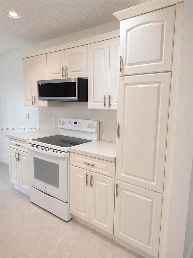 Building Photo - 16341 Malibu Dr
