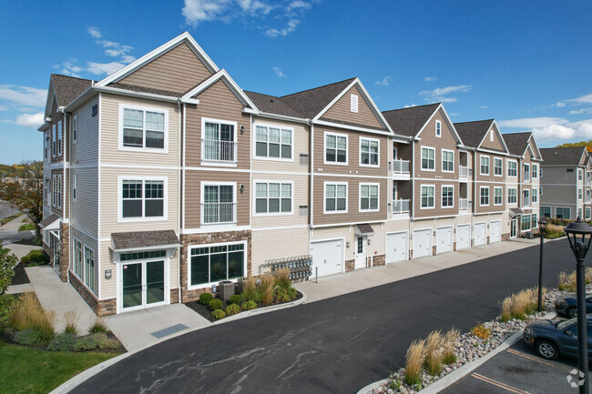 Building Photo - The Glen at Perinton Hills