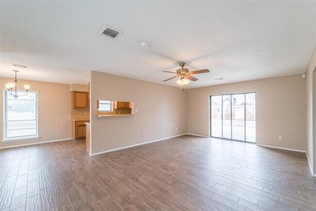 Foto del edificio - 13500 Harmon Estate Rd