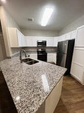 Building Photo - 472 Houston Ridge Dr
