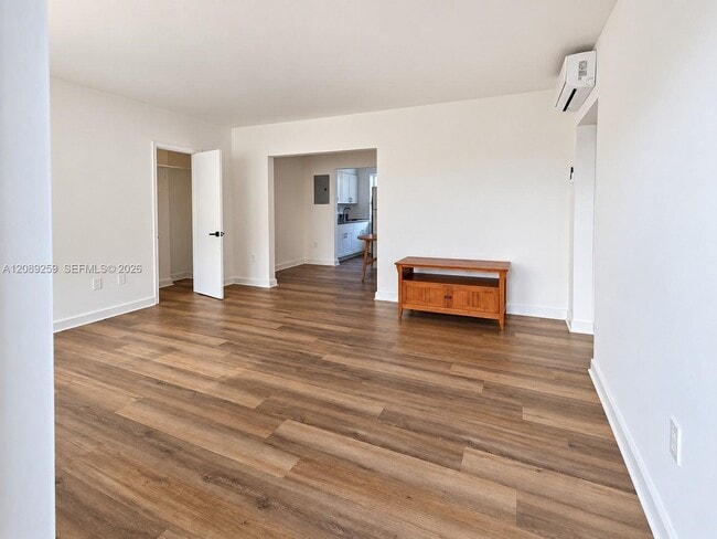 Building Photo - 926 79th Terrace