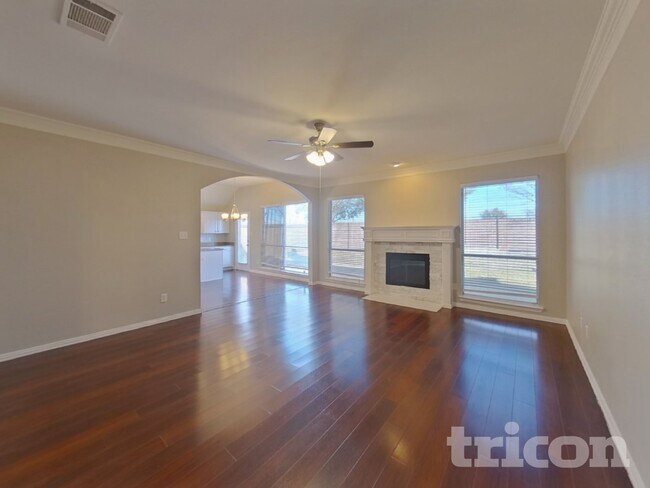 Building Photo - 111 Evening Star Cir