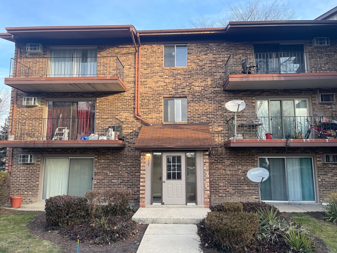 2409 Spring St Unit 4806, Woodridge, IL 60517 Condo for Rent in