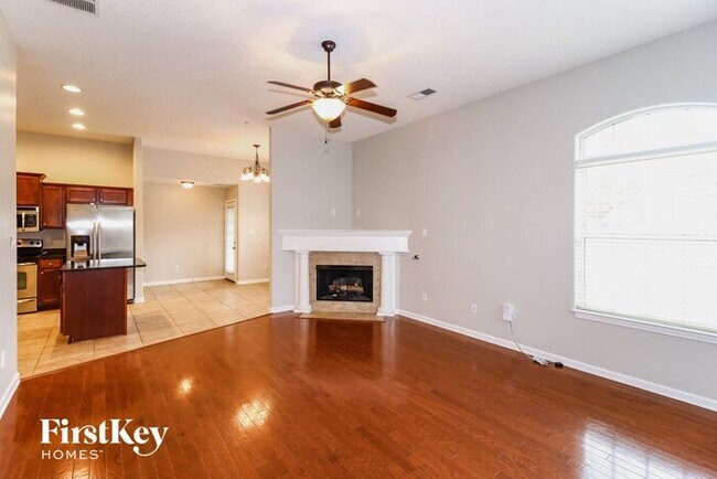 Building Photo - 7436 Appling Rain Dr