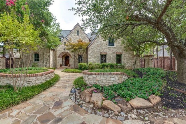 Foto del edificio - 4502 Shadywood Ln