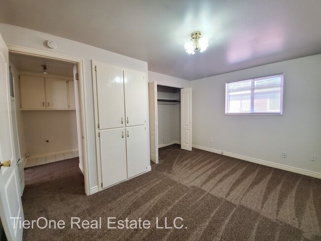 Building Photo - 2886 S 200 E