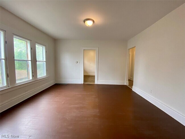 Foto del edificio - 400 Cloverdale Ave