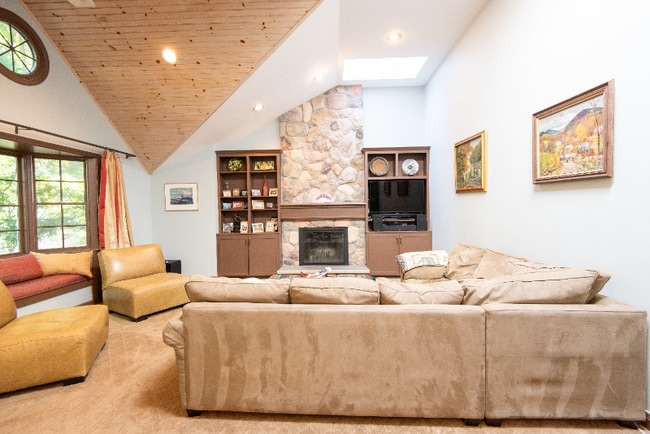 Photo - 48 Woodward St House