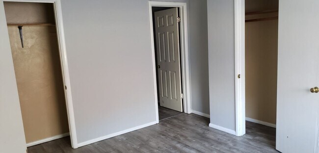 Foto del edificio - 606 S Prairie St