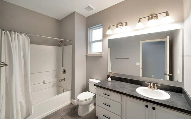 Foto del edificio - 4848 Grassendale Terrace