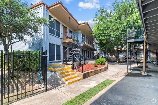 Building Photo - Greenhill Apartments