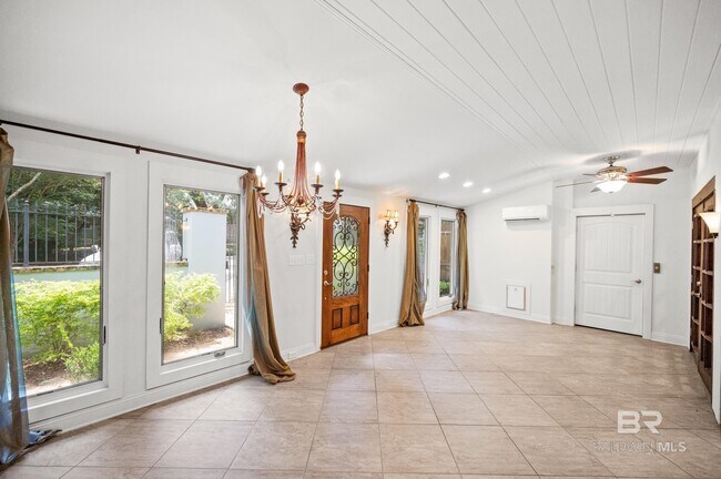 Foto del edificio - 491 Pine Ave