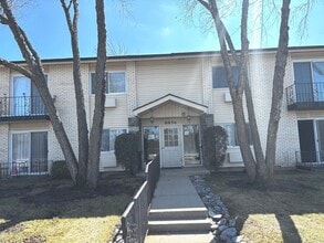 Building Photo - 8856 Northshore Dr