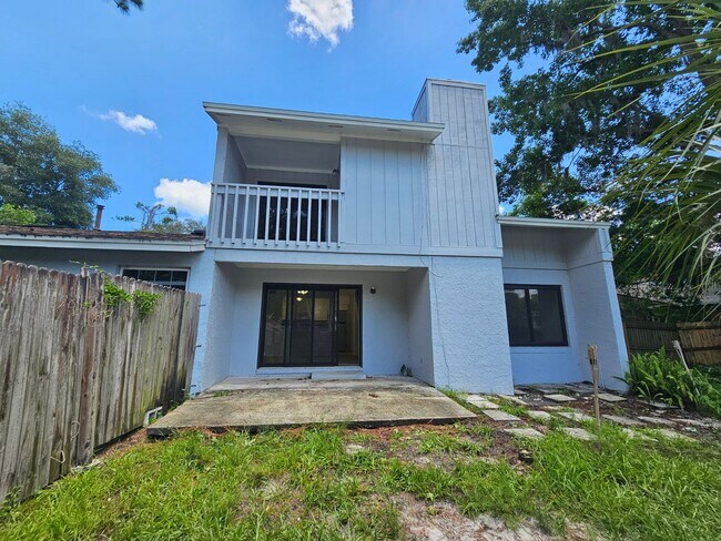Foto del edificio - FABOULOUS 3 BEDROOM / 2.5 BATH / 2 CAR GARAGE HOME - WINTER SPRINGS (THE HIGHLANDS)