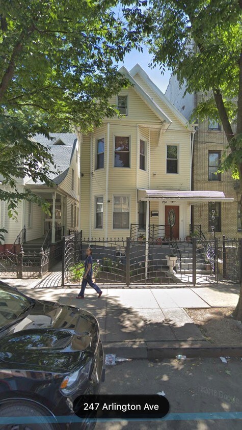 Primary Photo - 250 Arlington Ave