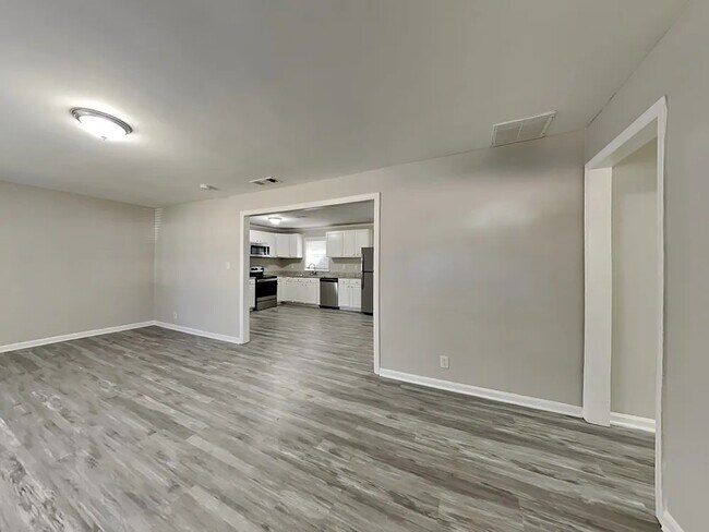 Foto del edificio - 2932 Heather Dr